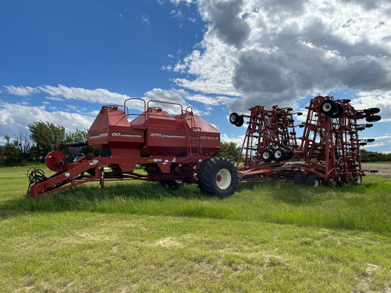 2012 Morris C2 8012 w/ 8370XL TBT w/ Palmier MFG 3200 Gal Cart Air Drill