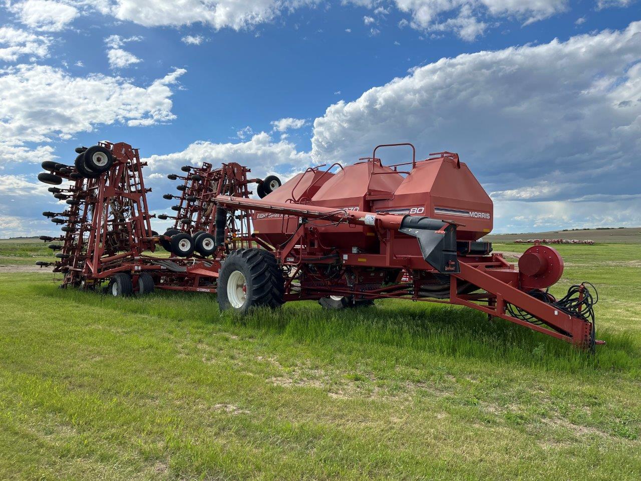 2012 Morris C2 8012 w/ 8370XL TBT w/ Palmier MFG 3200 Gal Cart Air Drill