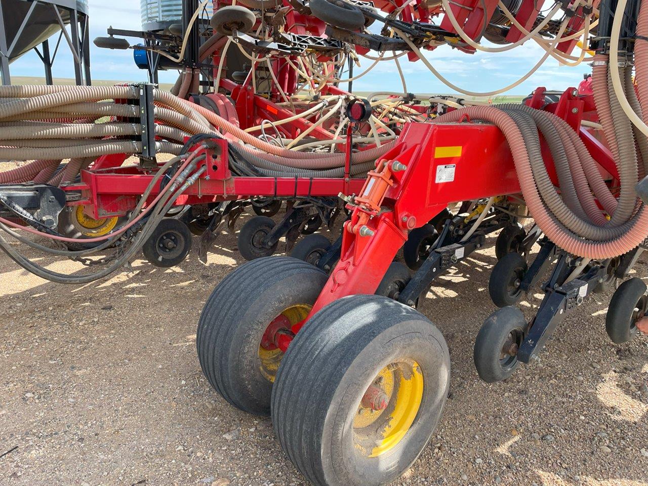 2012 Bourgault 3320QDA 66'10" Air Drill