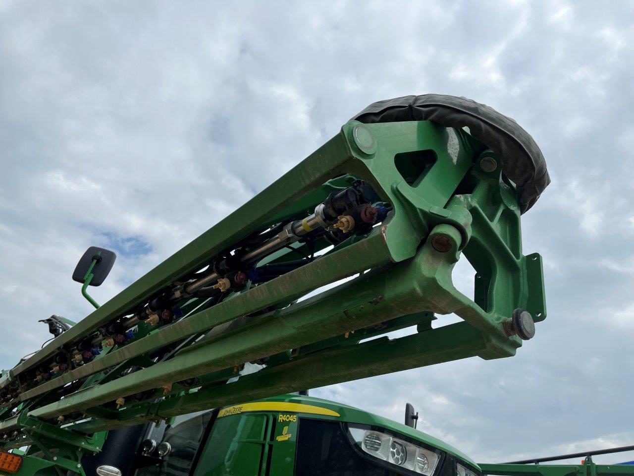 2017 John Deere R4045 Sprayer/High Clearance