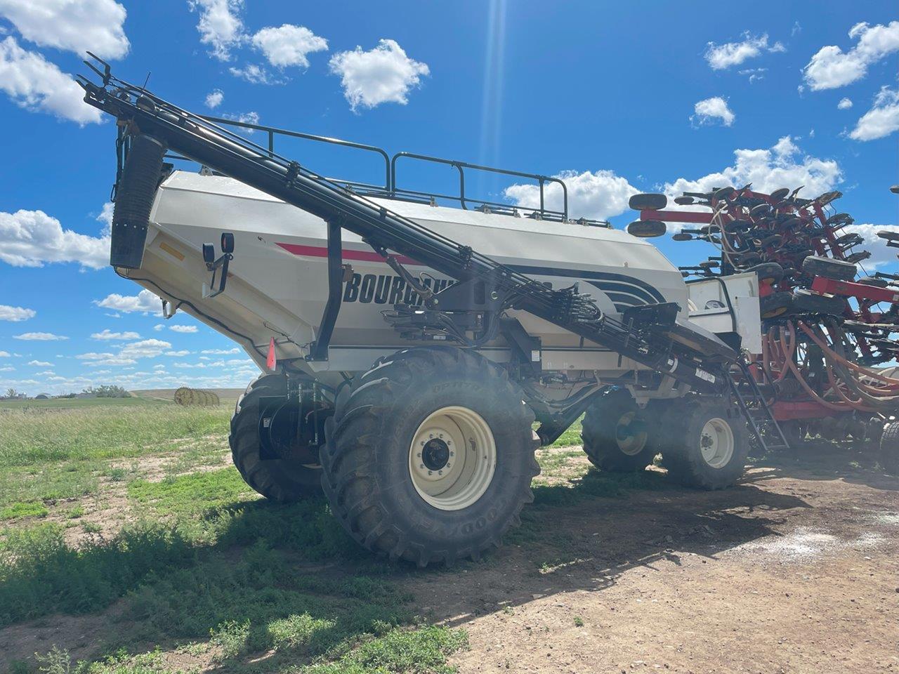 2011 Bourgault 3310PHD 74'10" w/ 6650ST Air Drill