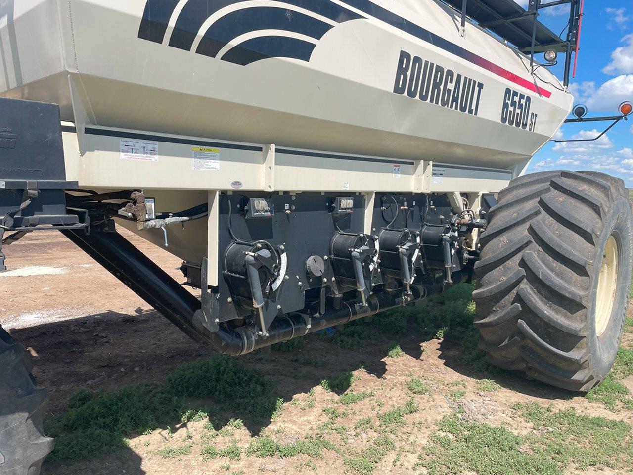 2011 Bourgault 3310PHD 74'10" w/ 6650ST Air Drill