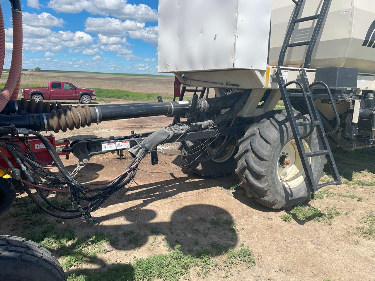 2011 Bourgault 3310PHD 74'10" w/ 6650ST Air Drill