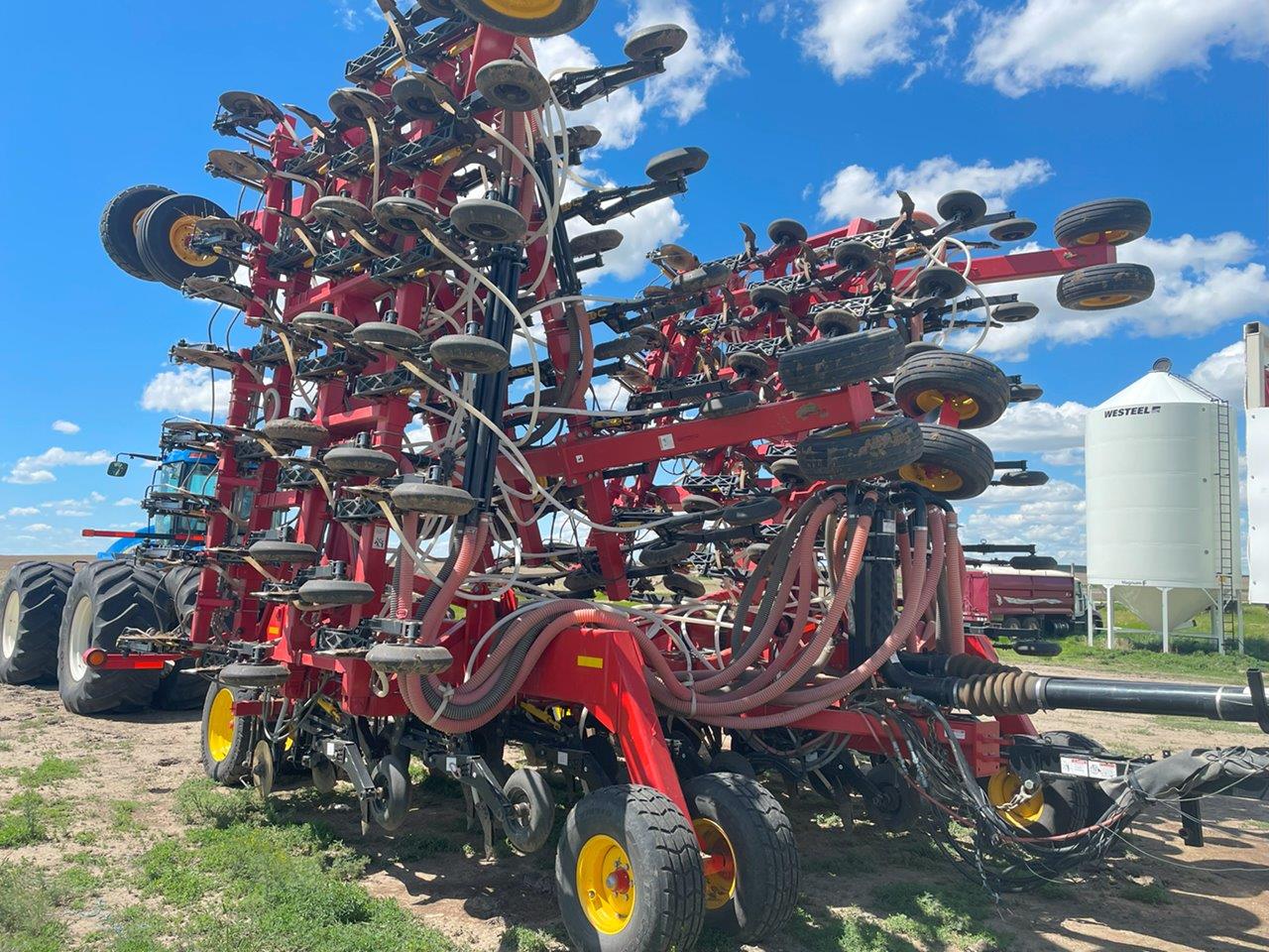 2011 Bourgault 3310PHD 74'10" w/ 6650ST Air Drill