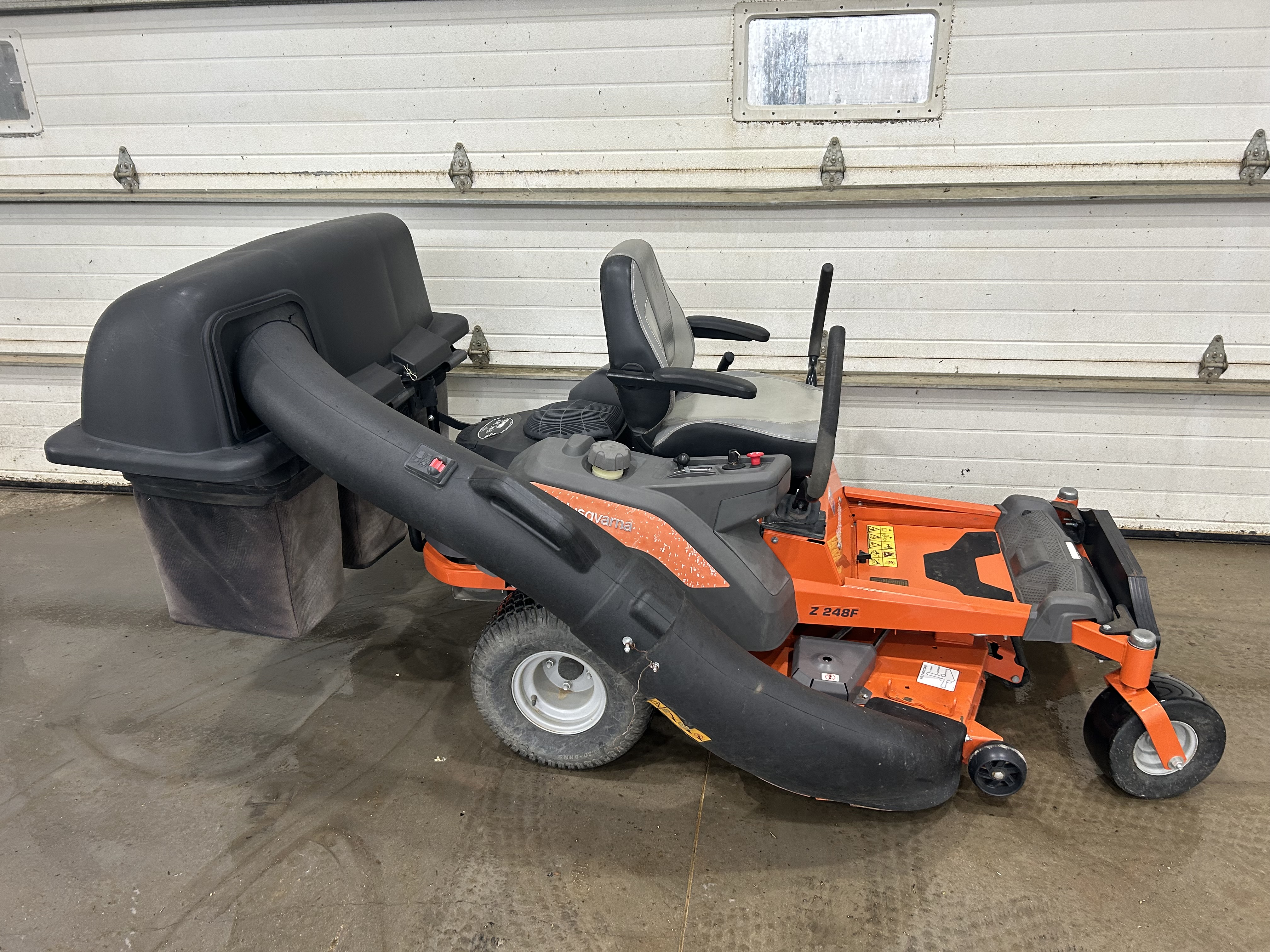 2020 Husqvarna Z248F w/ Bagger Mower/Zero Turn