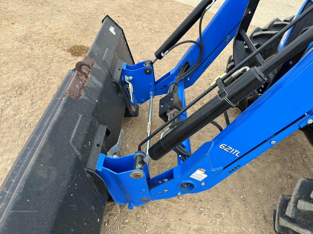 2017 New Holland Workmaster 70 w/ 621TL Tractor