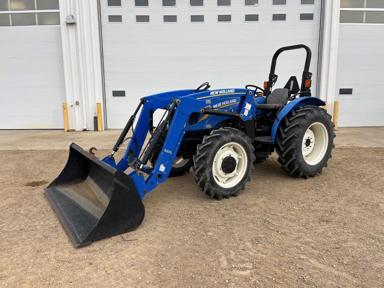 2017 New Holland Workmaster 70 w/ 621TL Tractor