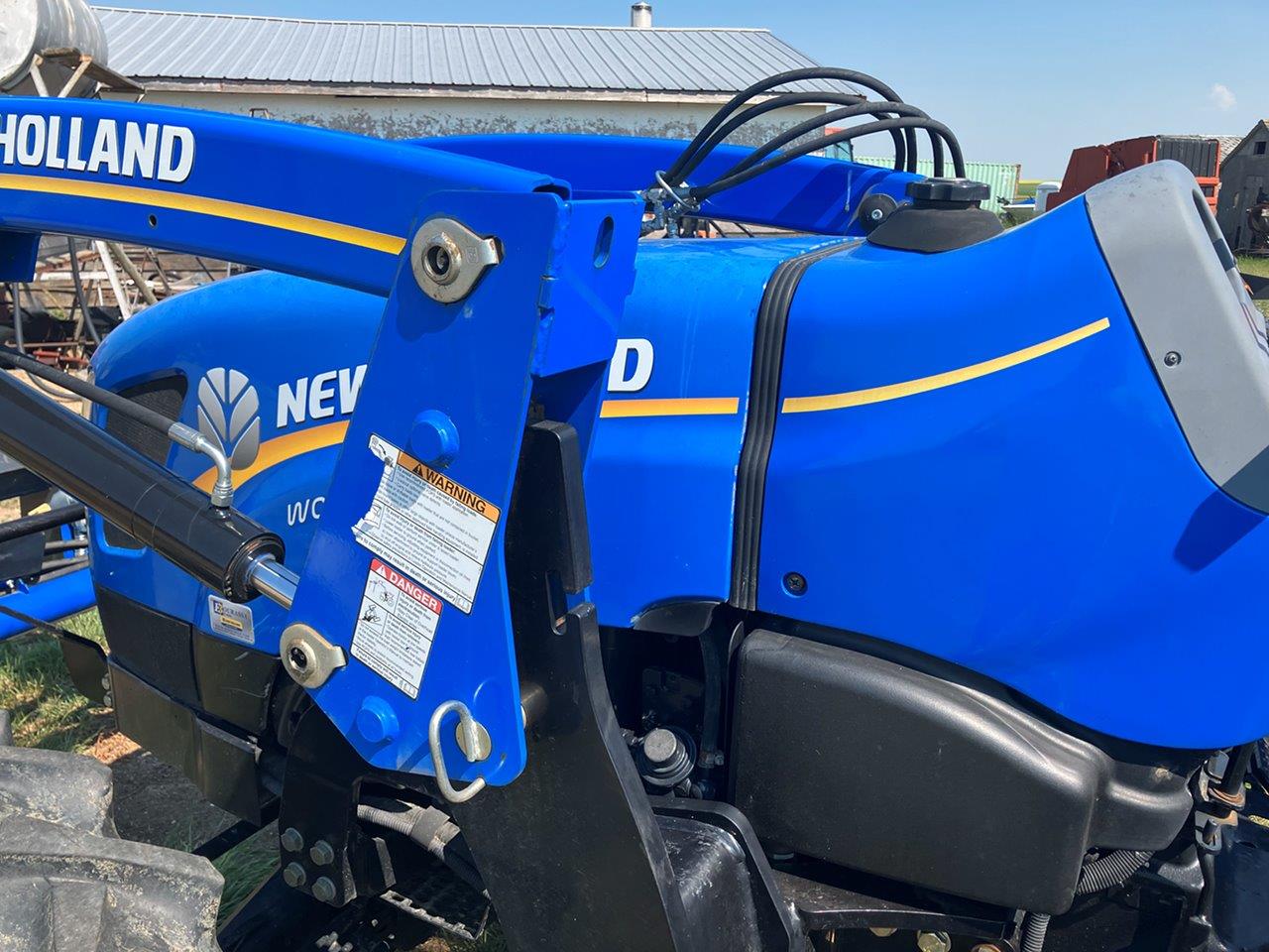 2017 New Holland Workmaster 70 w/ 621TL Tractor