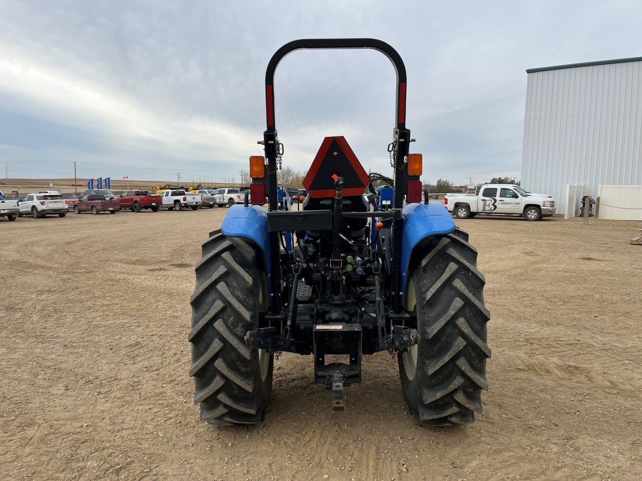 2017 New Holland Workmaster 70 w/ 621TL Tractor