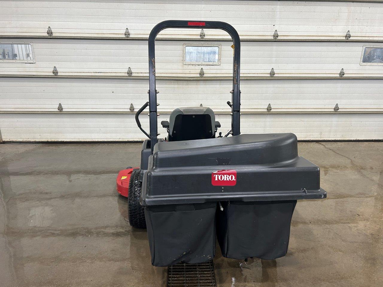 2016 Toro Titan ZX6000 60" (74863) w/ E-Z Vac Bagger Mower/Zero Turn