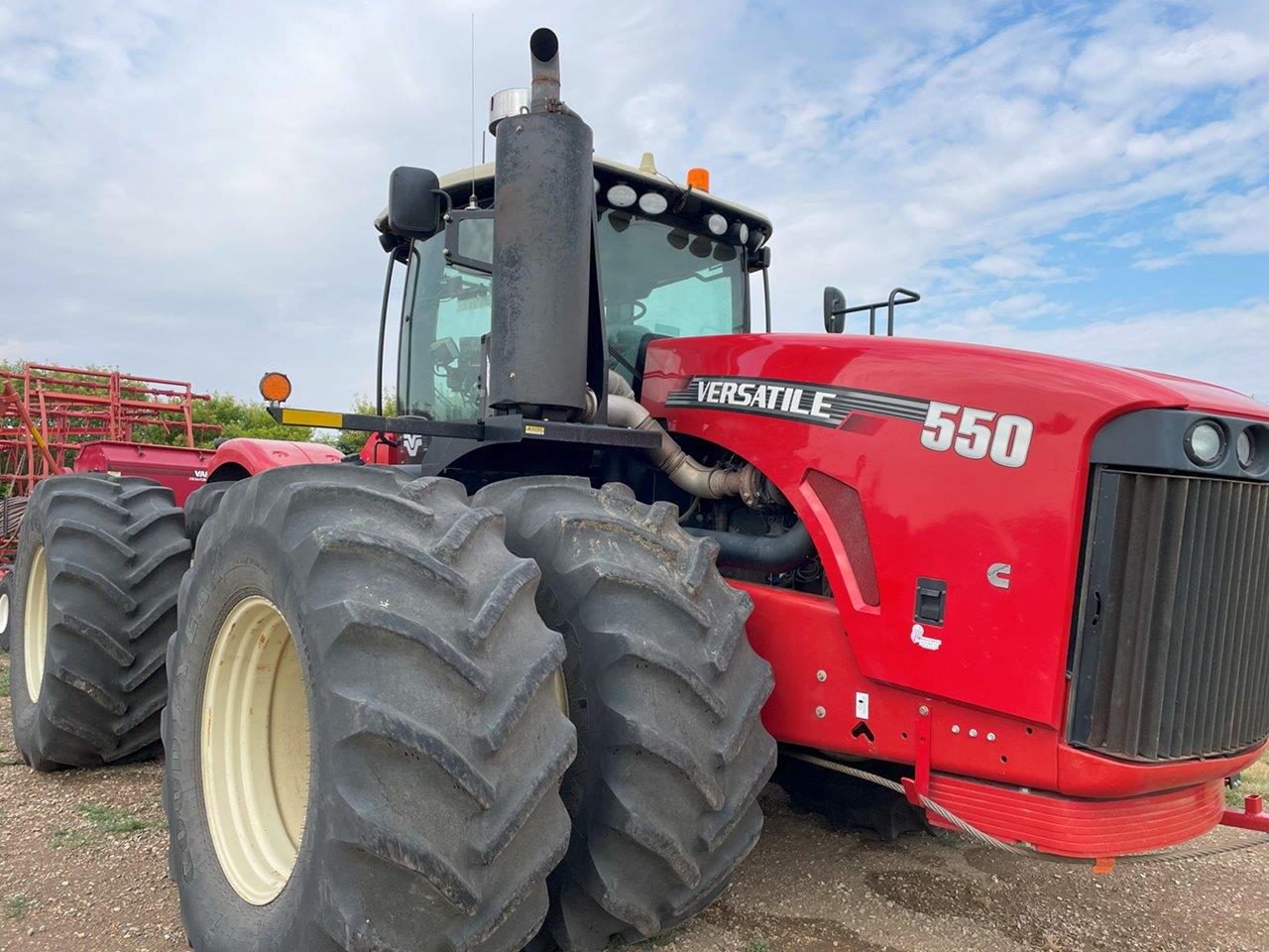 2014 Versatile 550 Tractor