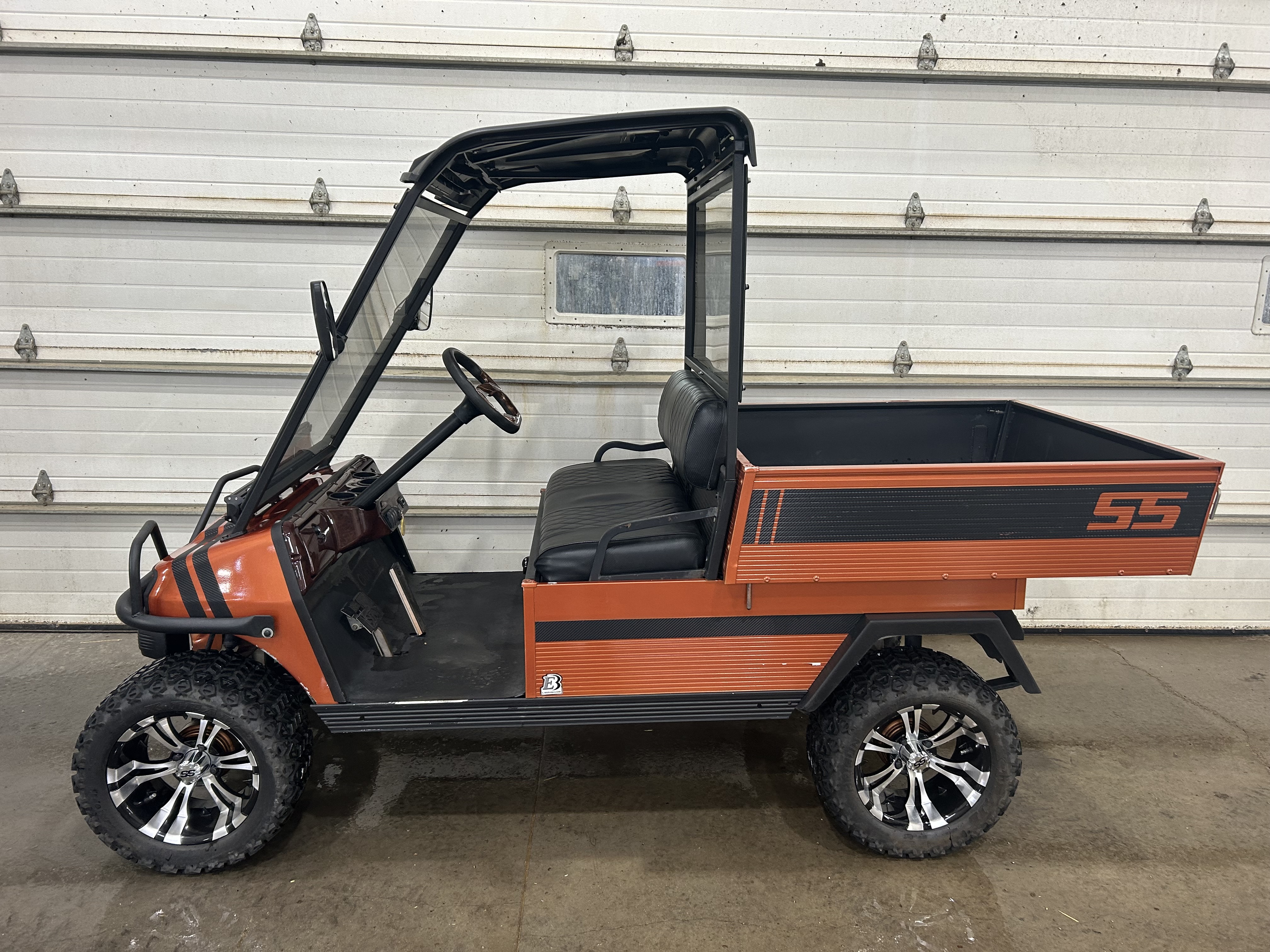 2005 Club Car Turf 2 Golf Cart