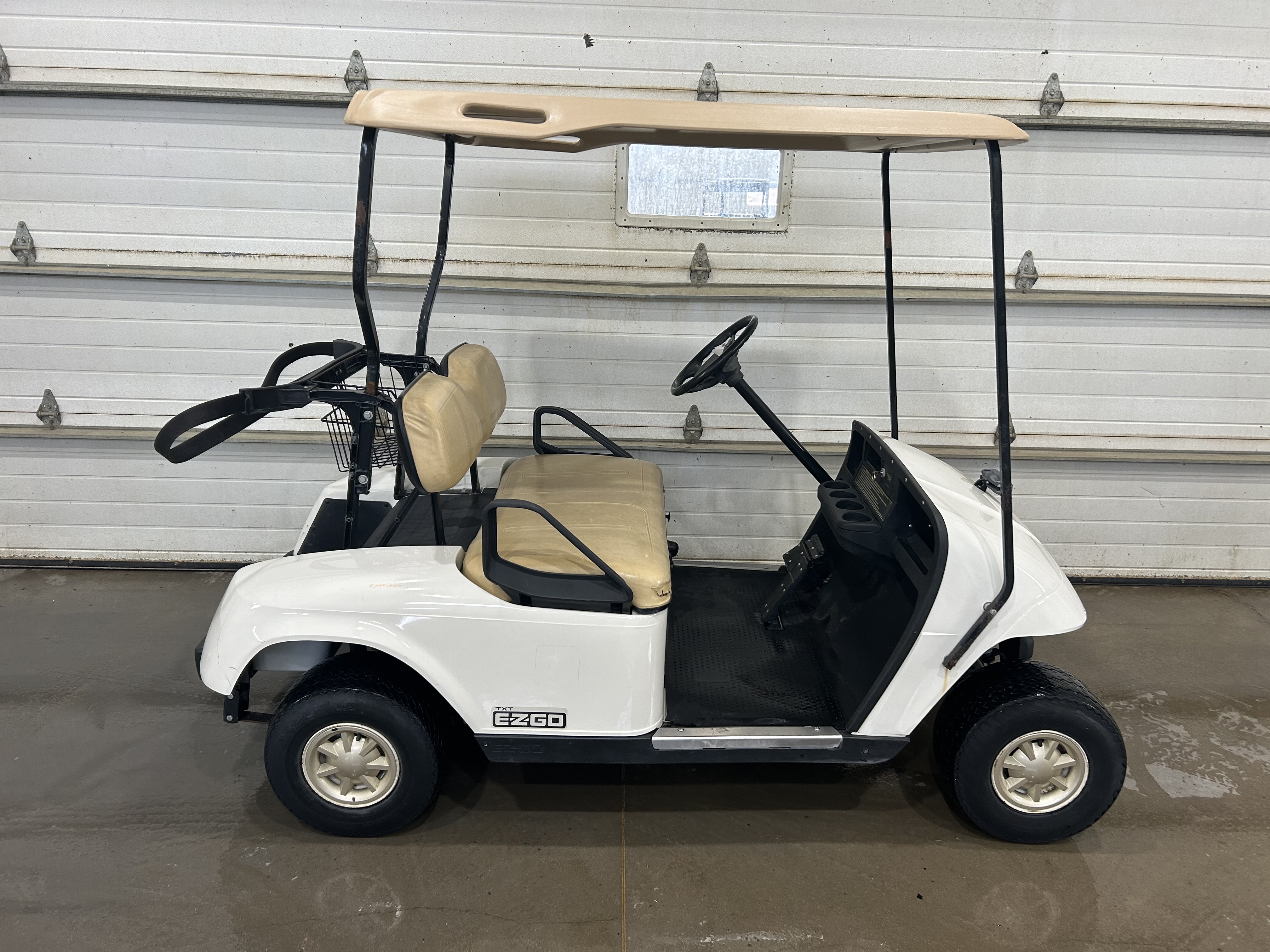 2012 E-Z-GO TXT Gas Golf Cart