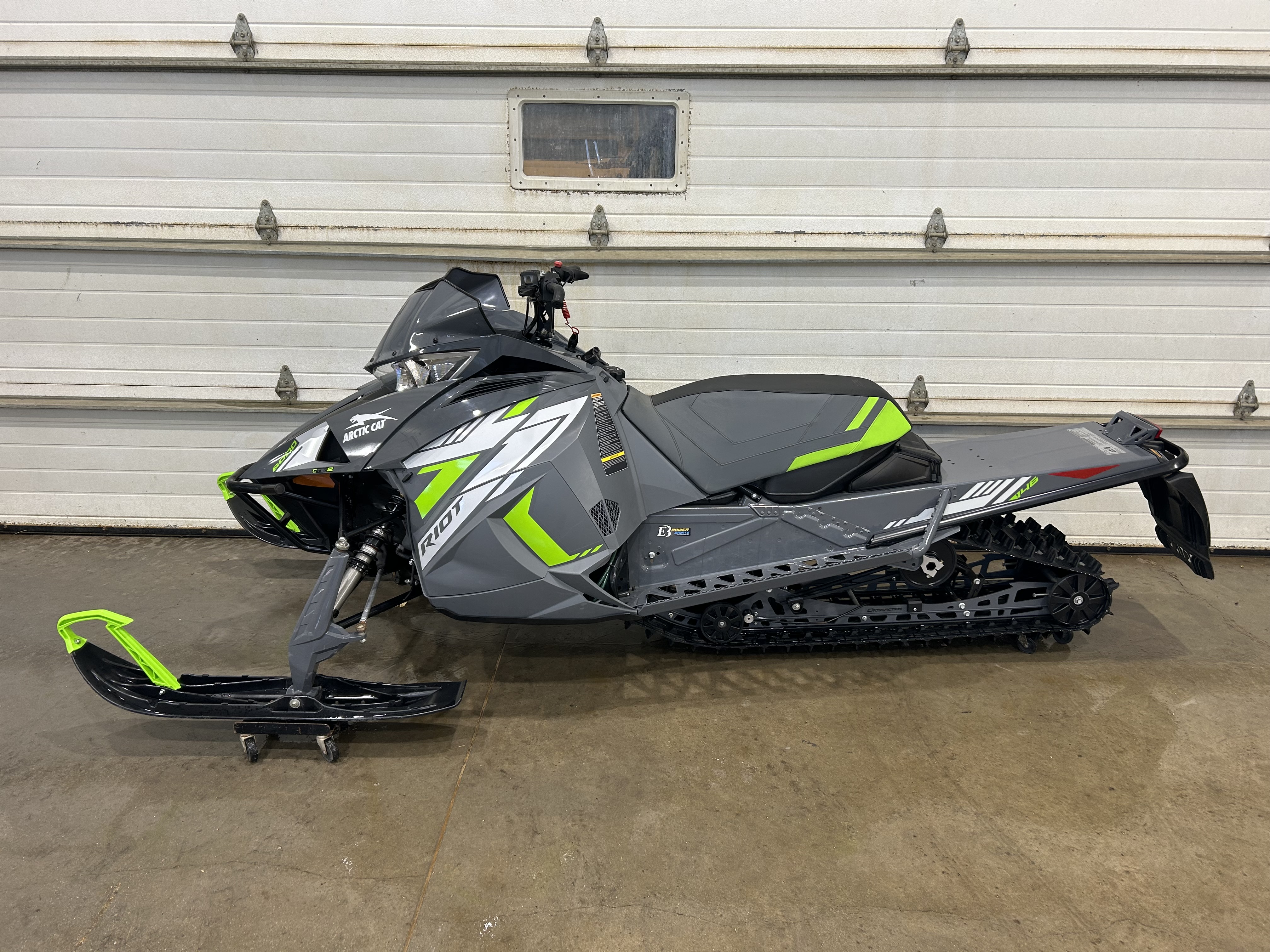 2022 Arctic Cat Riot 6000 146 ES Snowmobile