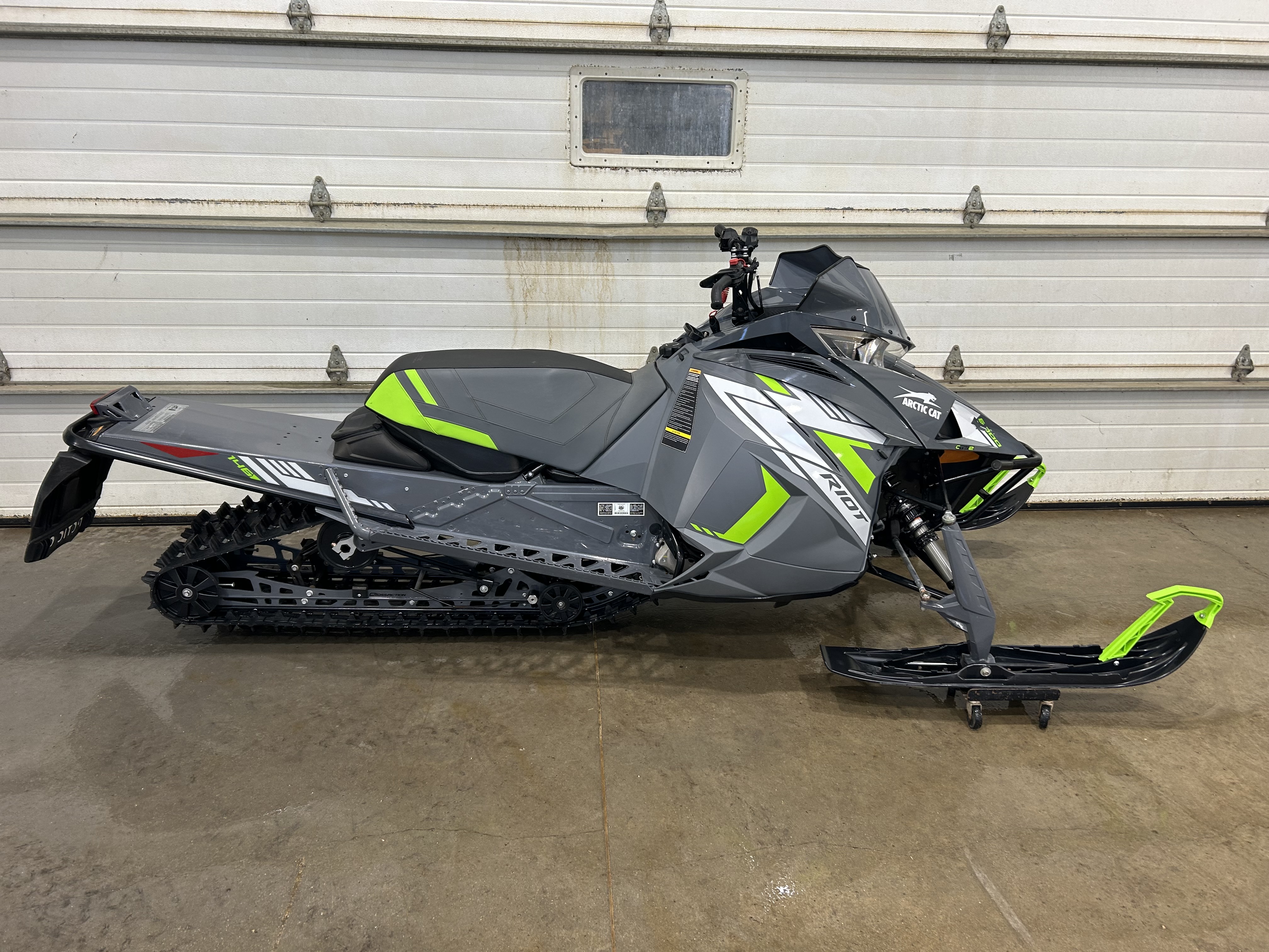 2022 Arctic Cat Riot 6000 146 ES Snowmobile