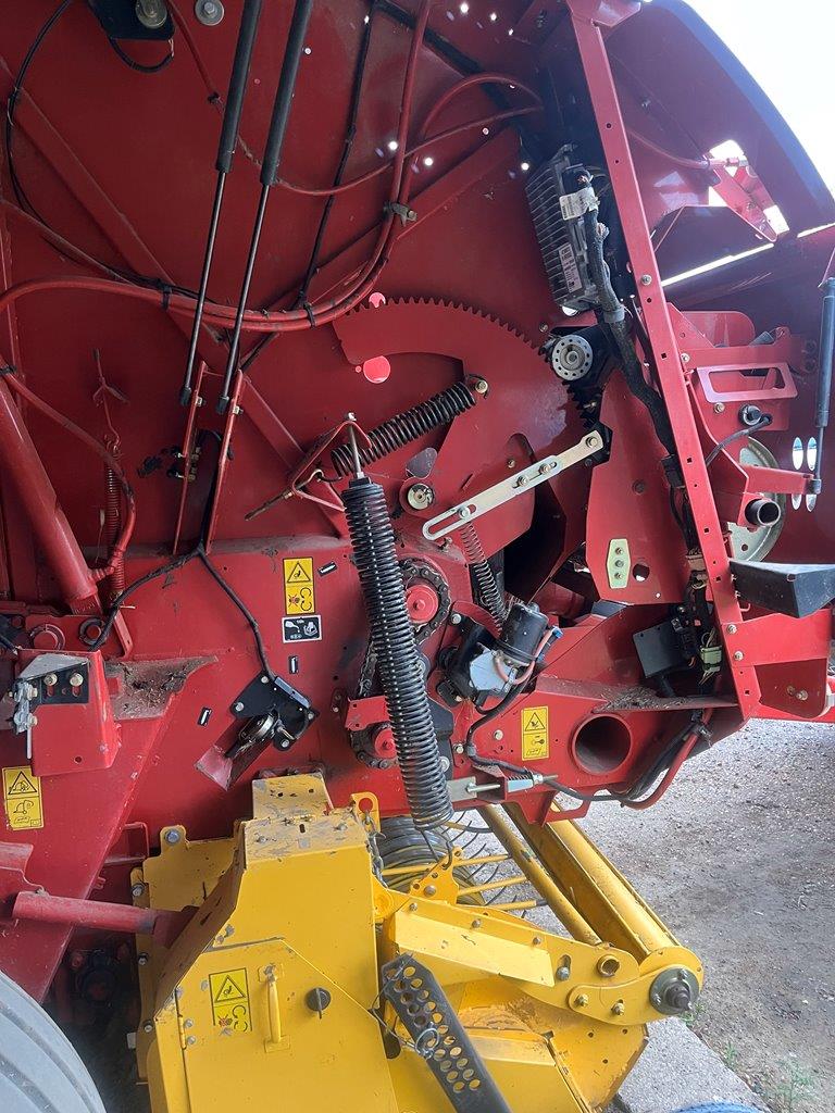 2015 New Holland RB560 SC Baler/Round