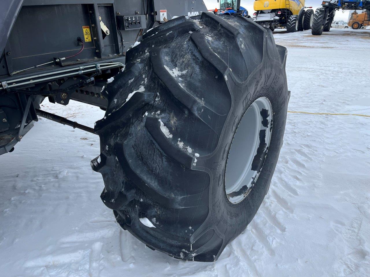 2011 AGCO Gleaner A86 w/ 4200 PU Combine