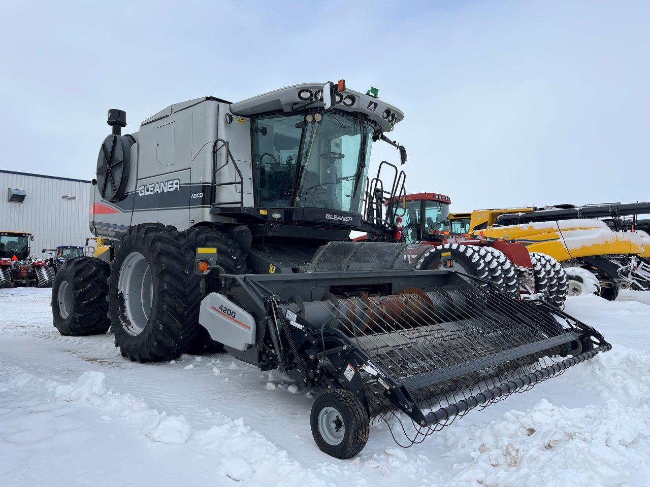 2011 AGCO Gleaner A86 w/ 4200 PU Combine