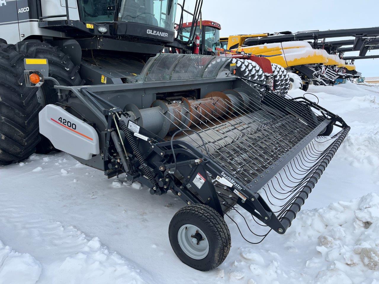 2011 AGCO Gleaner A86 w/ 4200 PU Combine