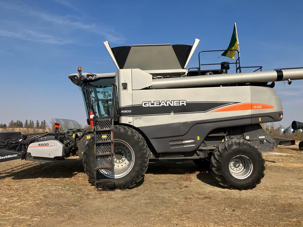 2011 AGCO Gleaner A86 w/ 4200 PU Combine