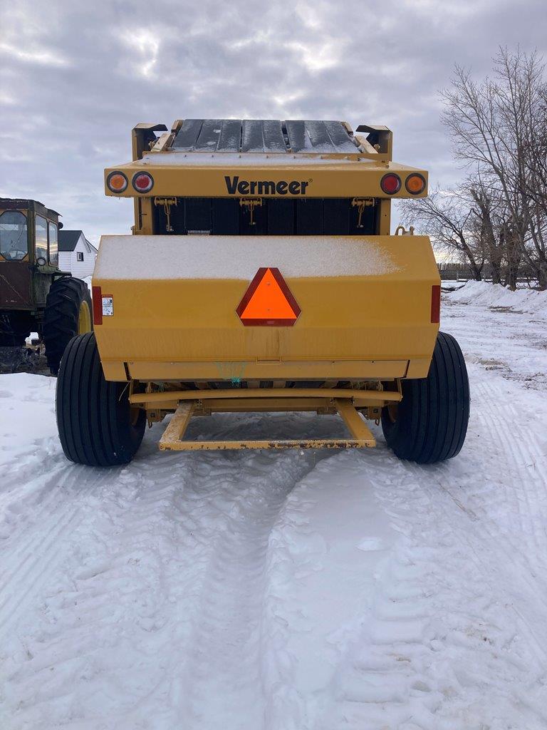 2016 Vermeer 605N Baler/Round