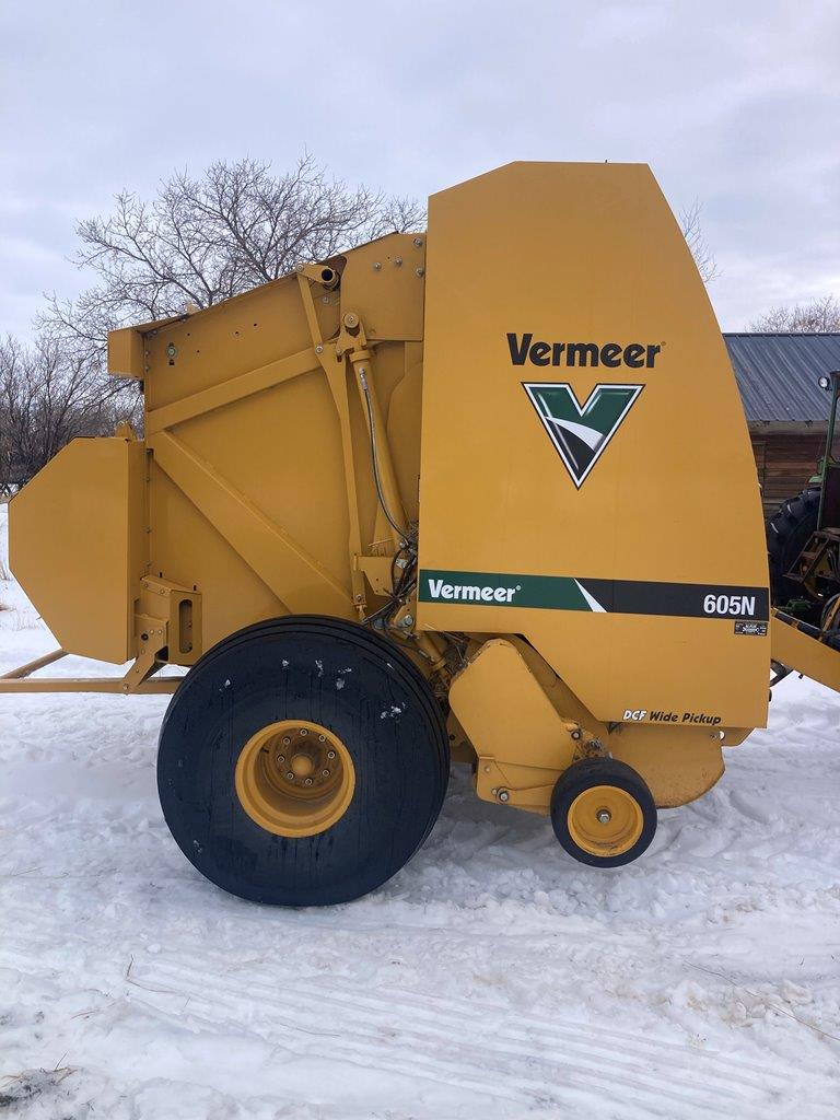 2016 Vermeer 605N Baler/Round