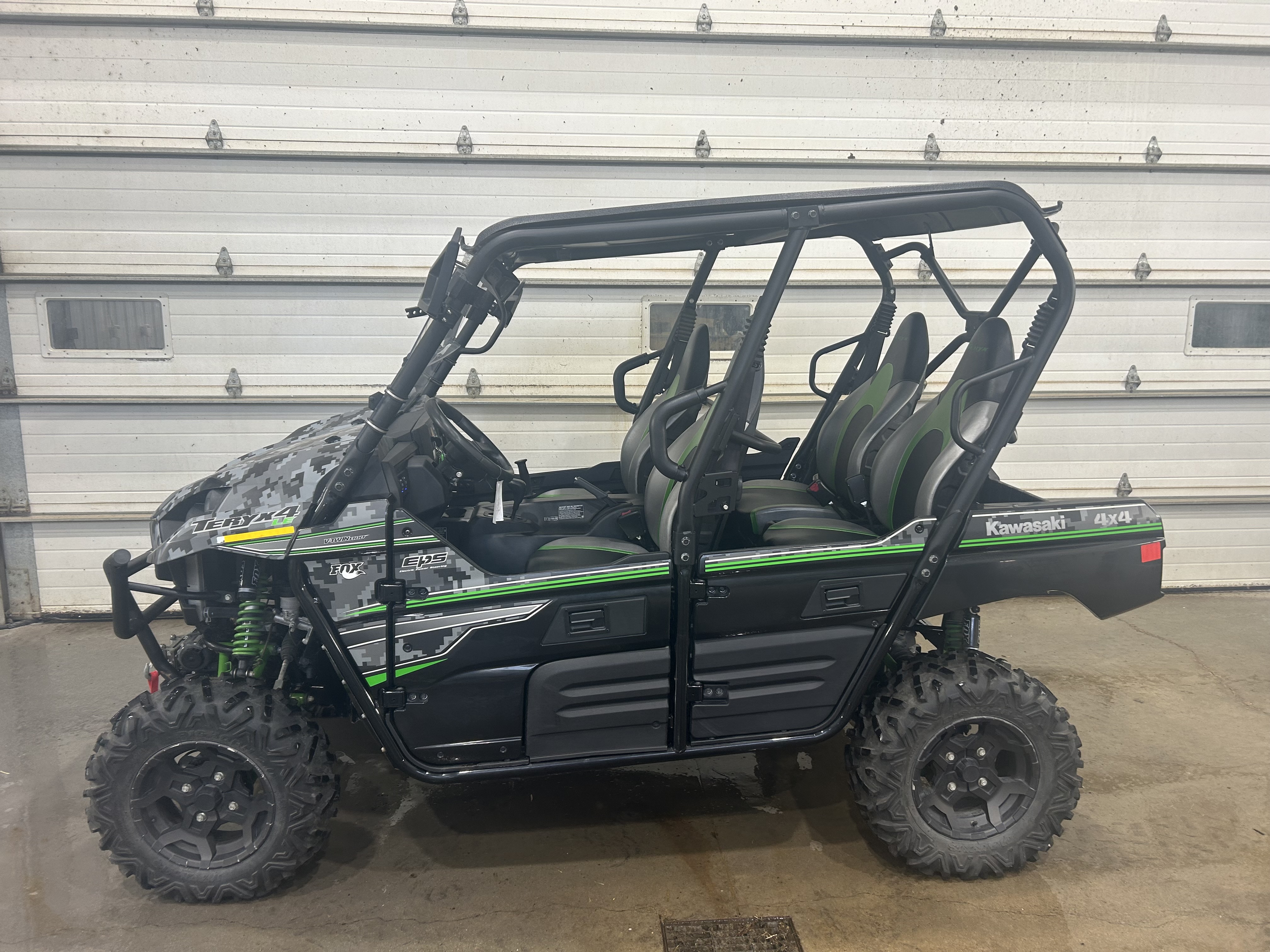 2018 Kawasaki Teryx 4 LE Side by Side