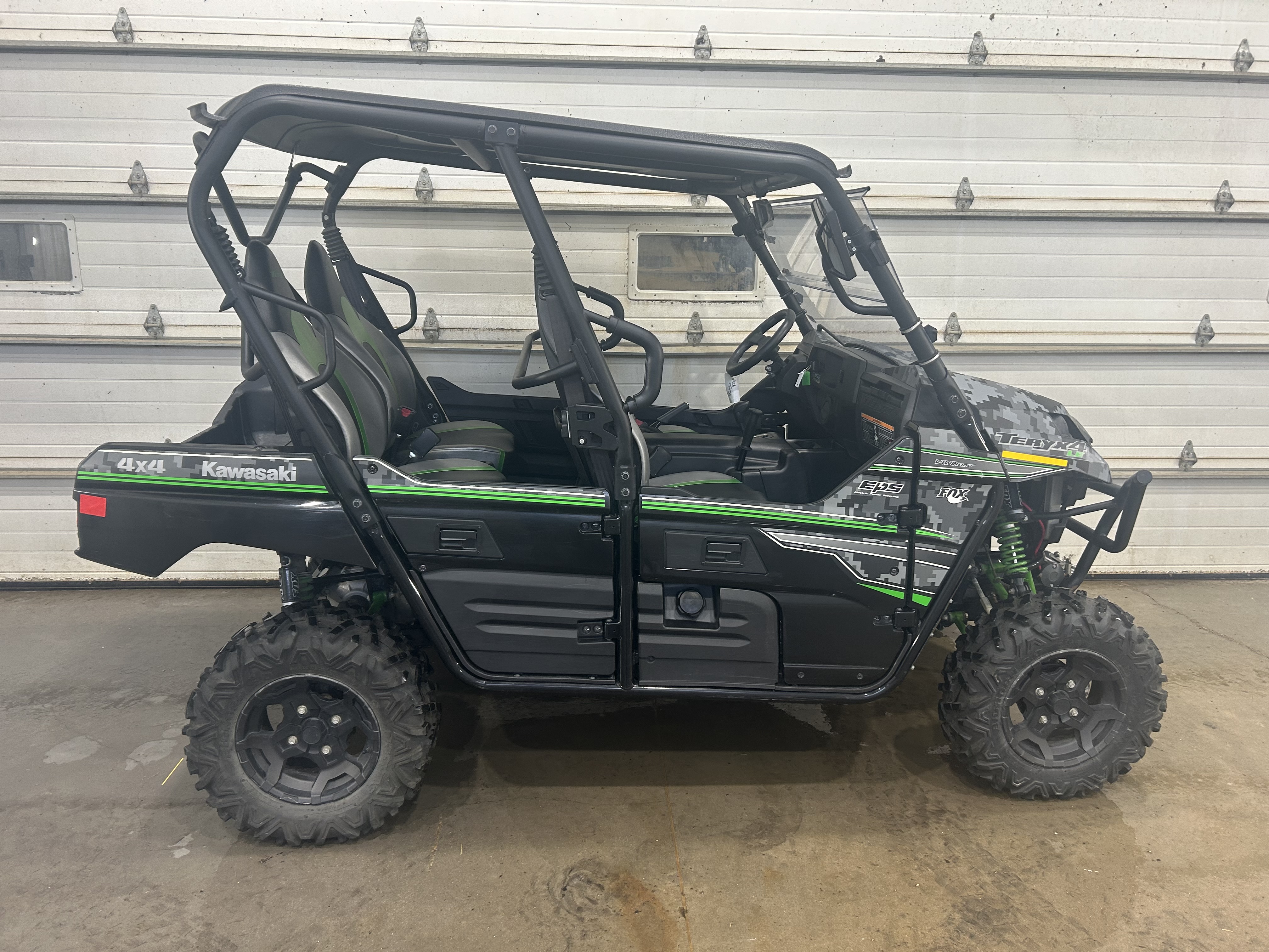 2018 Kawasaki Teryx 4 LE Side by Side