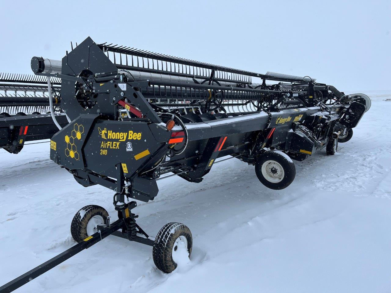 2023 Honey Bee AF240 DK Gleaner-21 Header Draper Flex