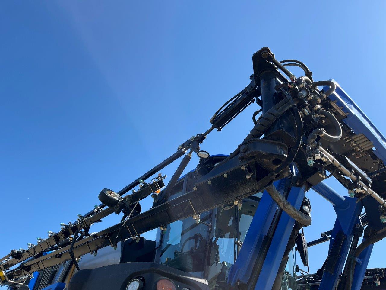 2019 New Holland SP.410F Sprayer/High Clearance