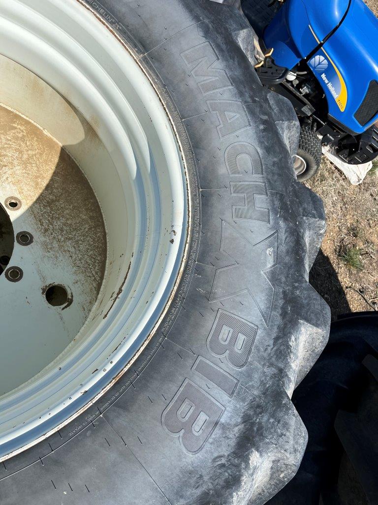 2019 New Holland SP.410F Sprayer/High Clearance