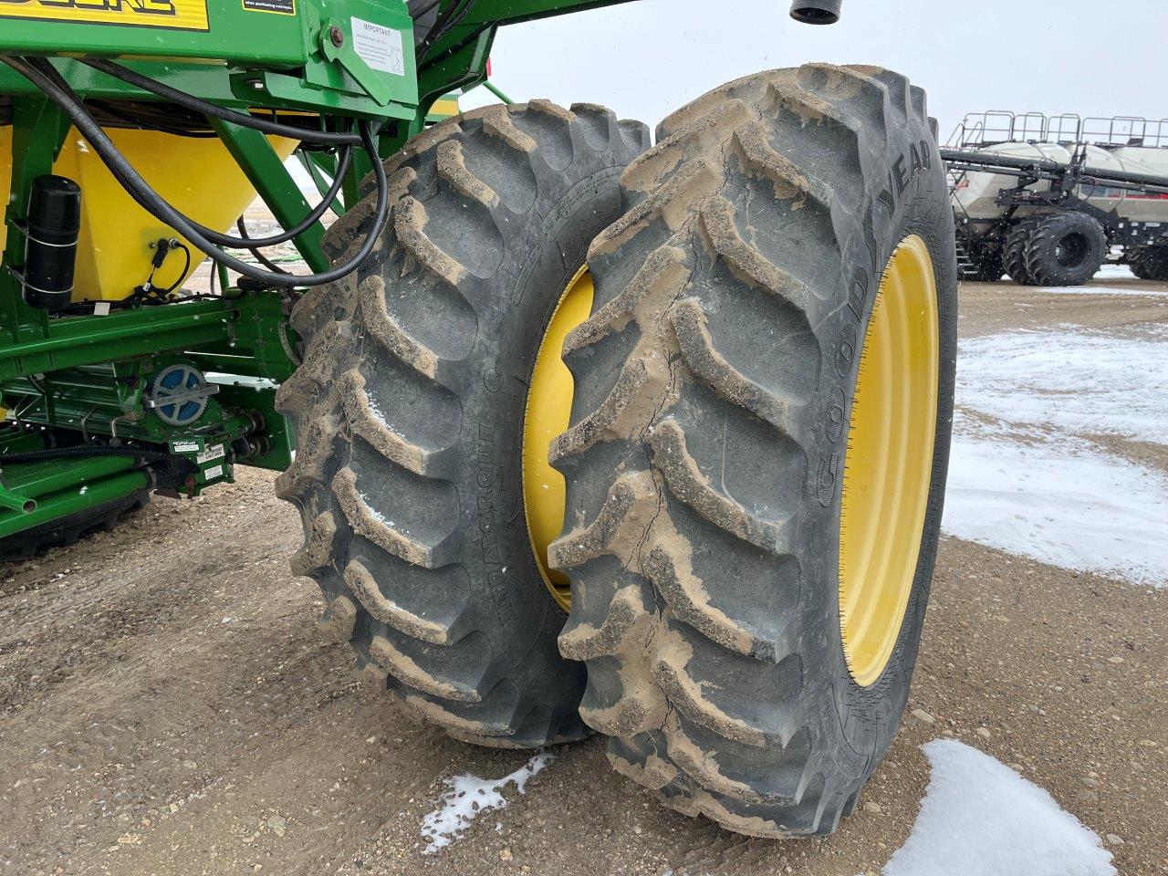 2012 John Deere 1870 56'12" w/ 1910-430 Air Drill