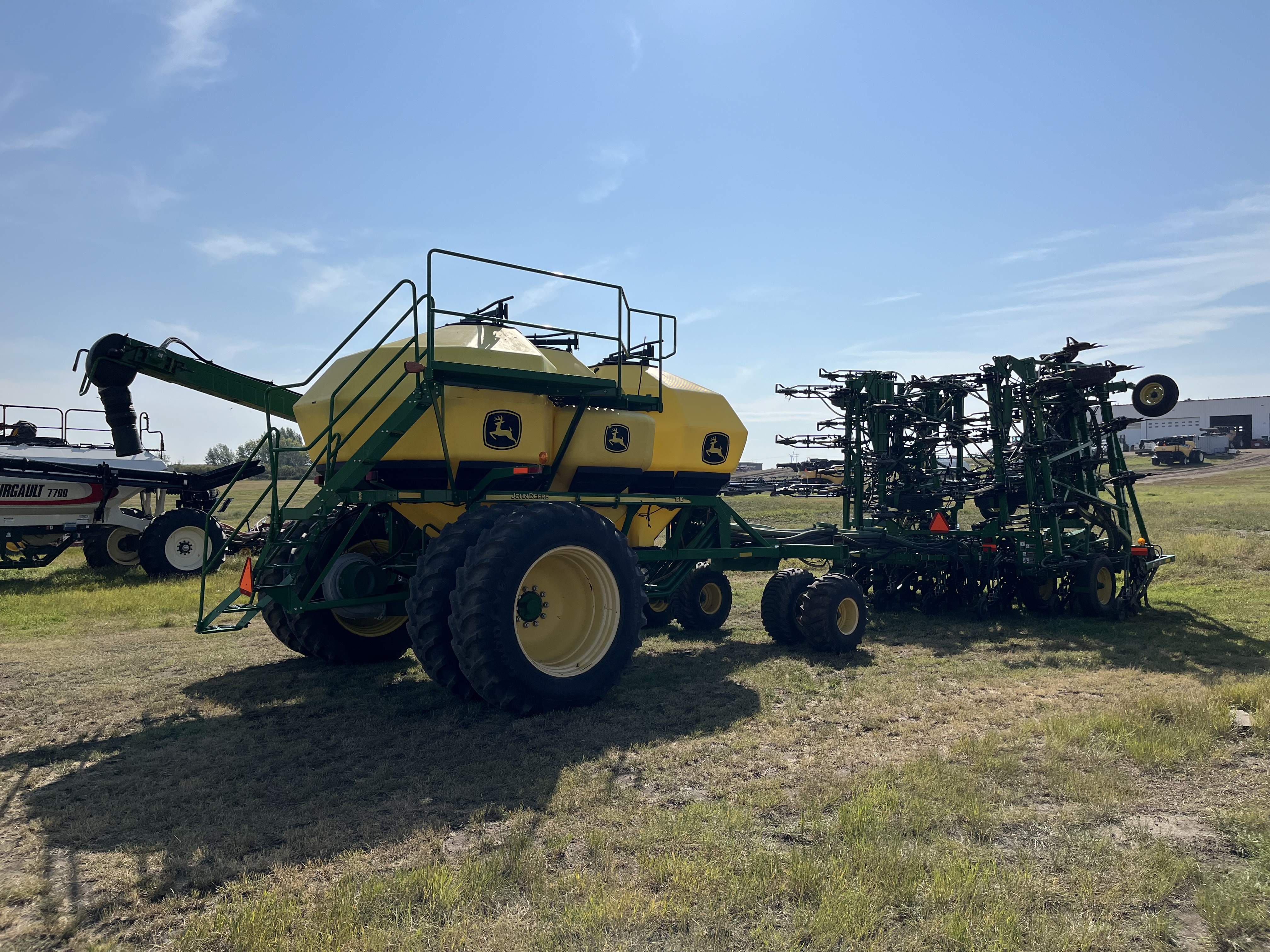 2012 John Deere 1870 56'12" w/ 1910-430 Air Drill