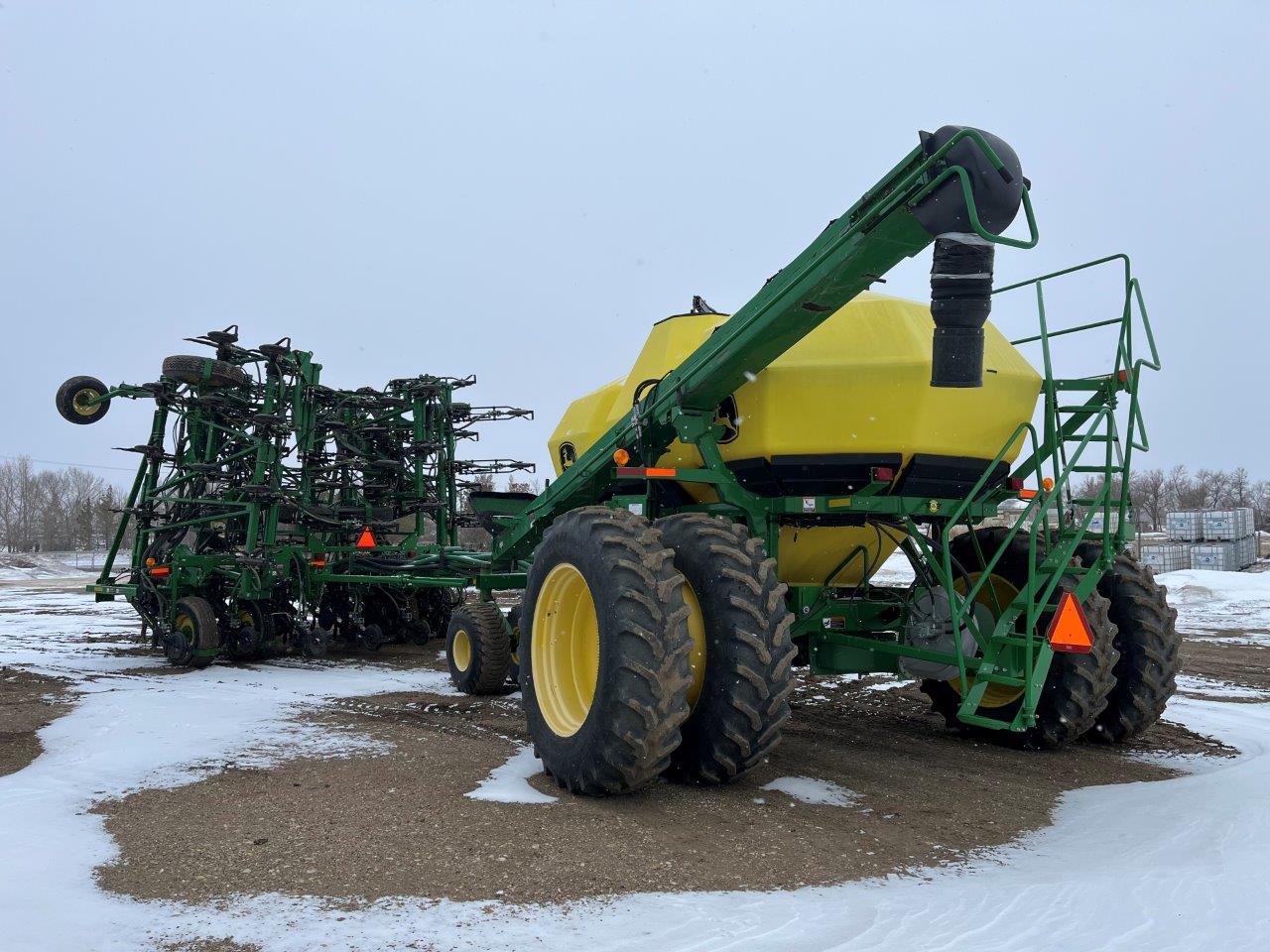 2012 John Deere 1870 56'12" w/ 1910-430 Air Drill