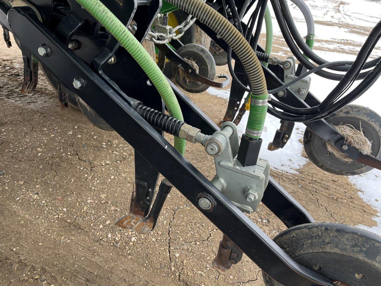 2012 John Deere 1870 56'12" w/ 1910-430 Air Drill