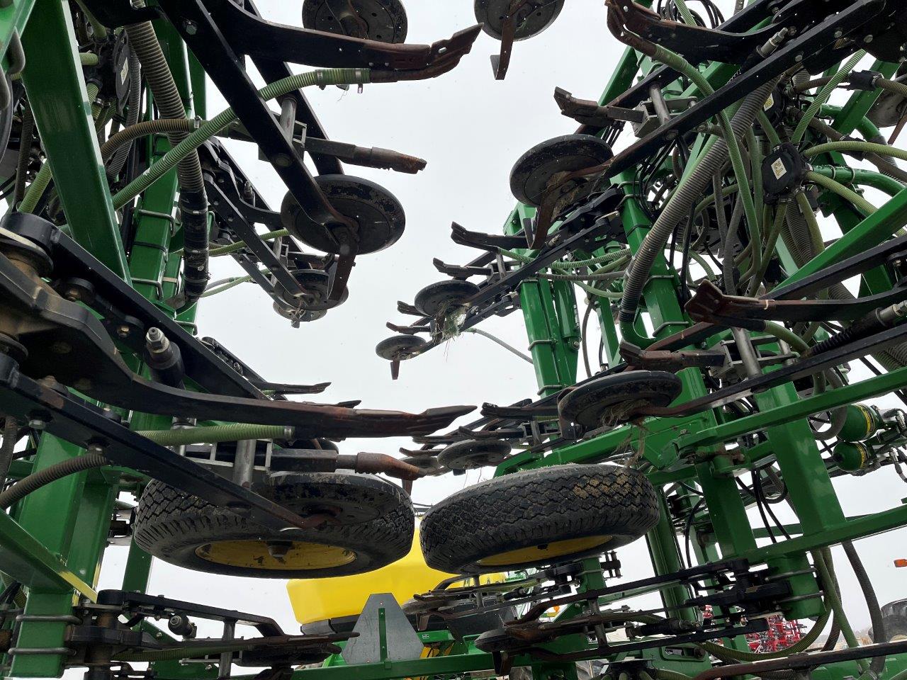 2012 John Deere 1870 56'12" w/ 1910-430 Air Drill