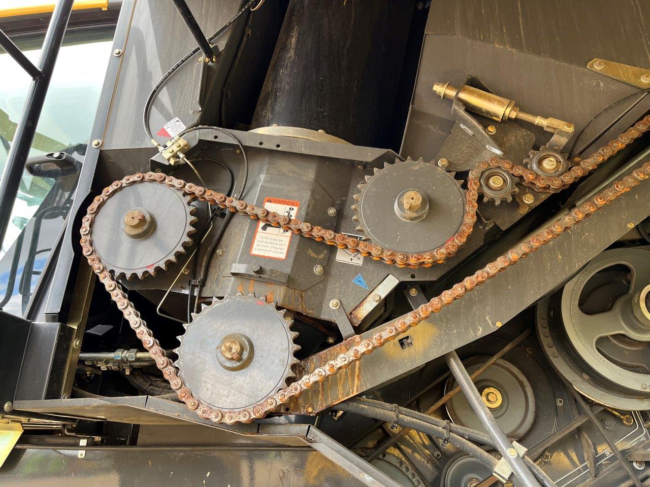 2015 CLAAS 750TT Combine