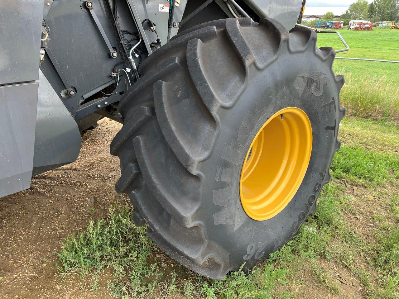 2015 CLAAS 750TT Combine