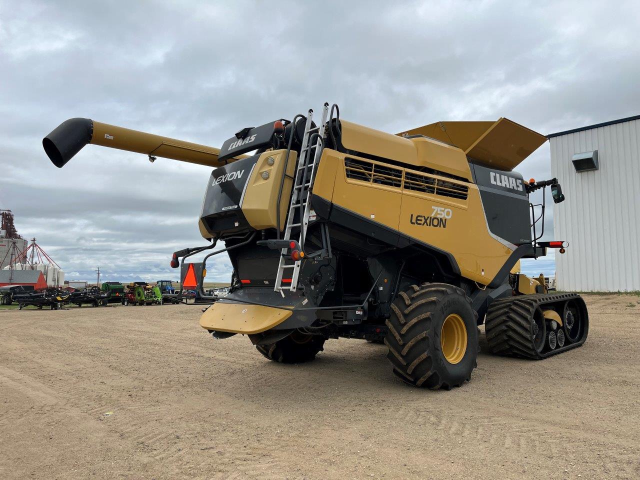 2015 CLAAS 750TT Combine