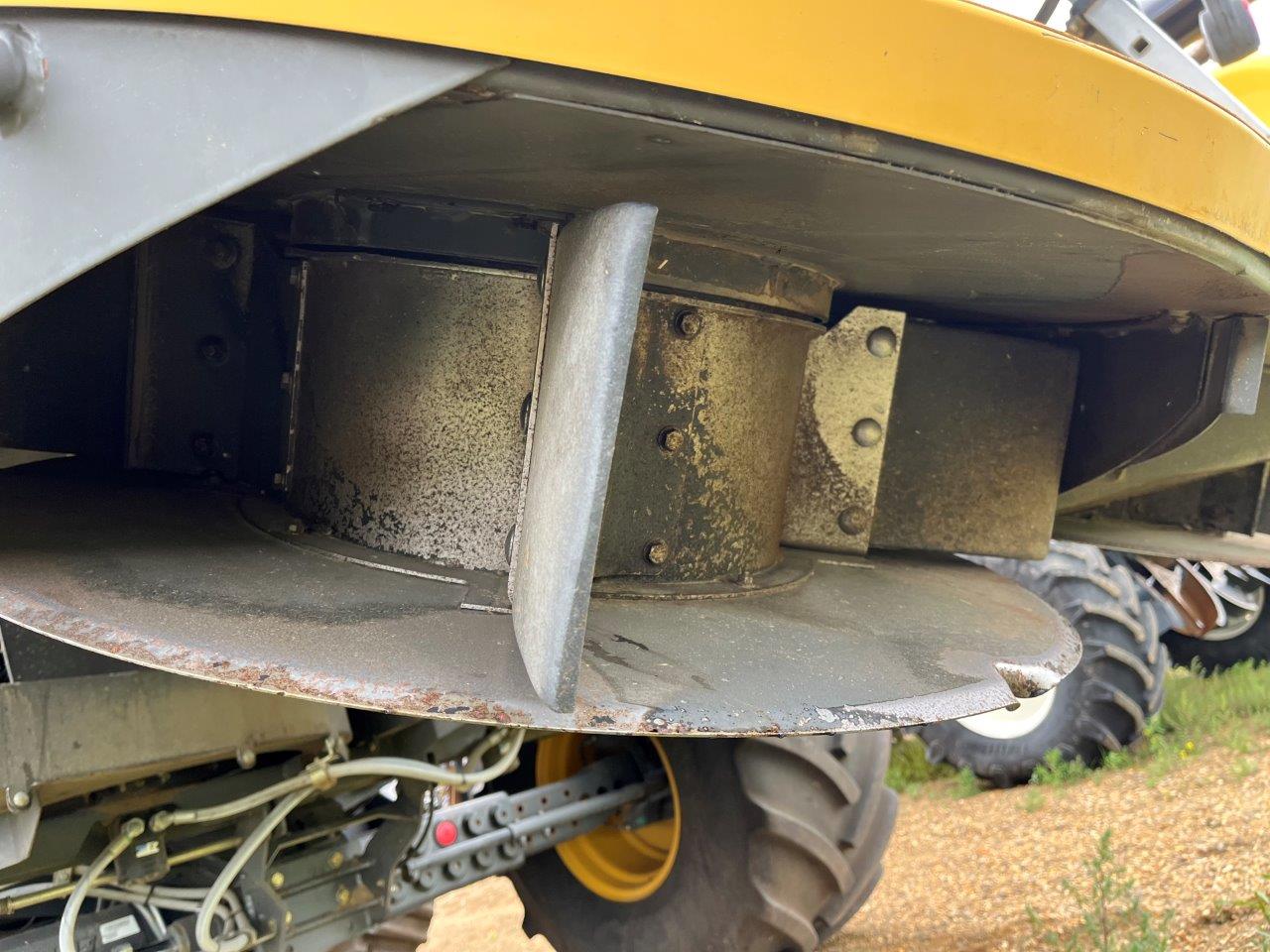 2015 CLAAS 750TT Combine