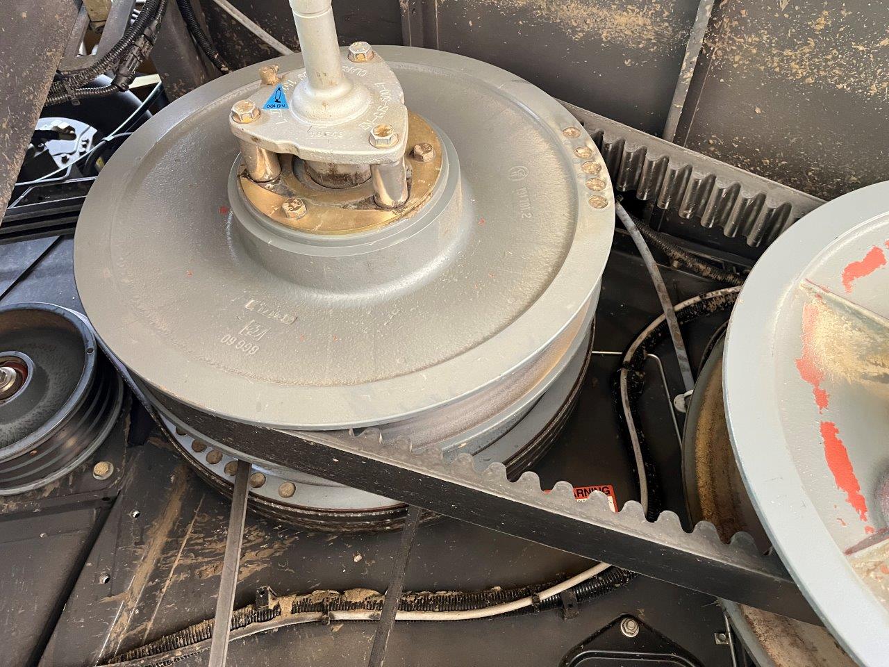 2015 CLAAS 750TT Combine