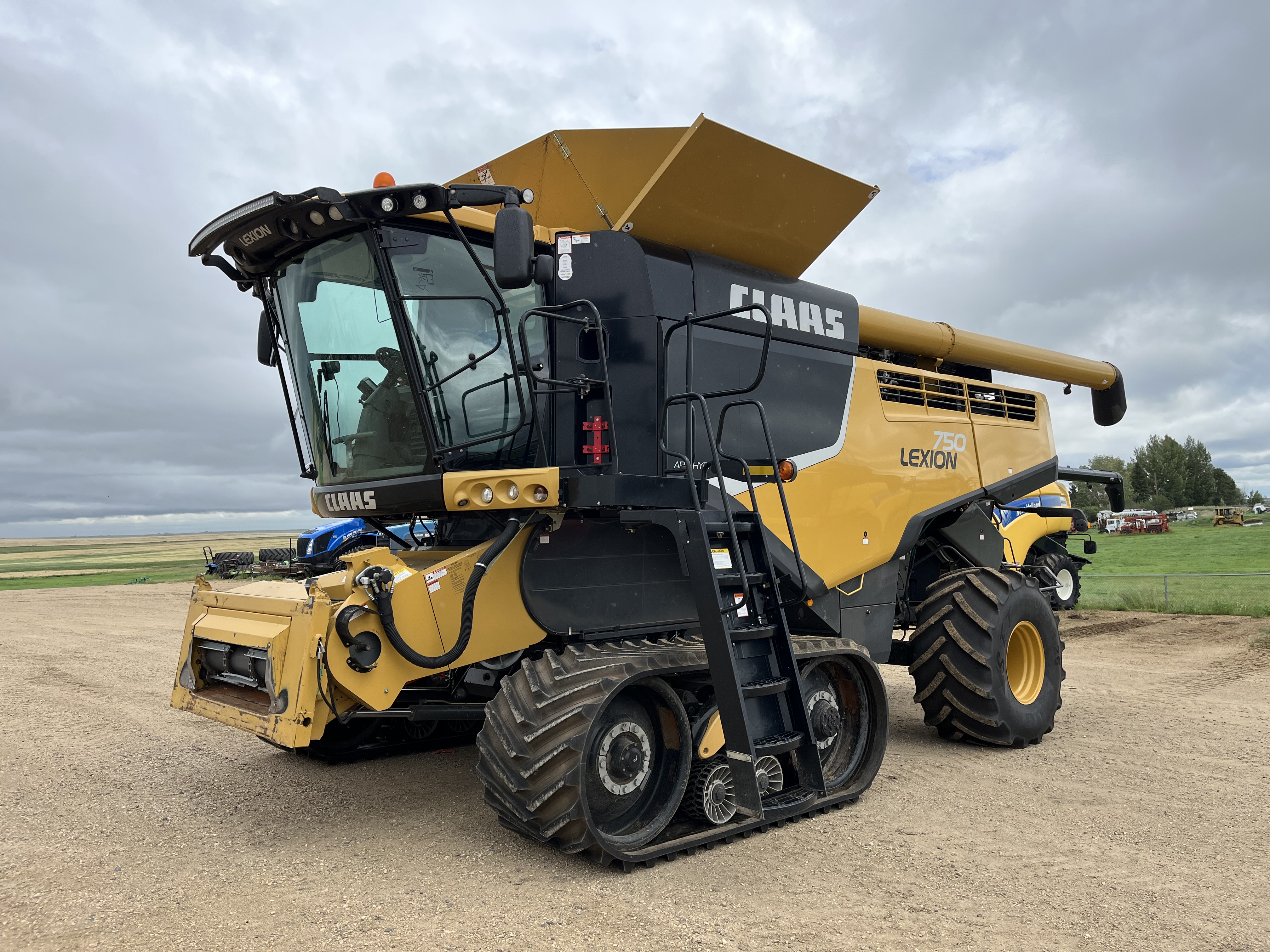 2015 CLAAS 750TT Combine