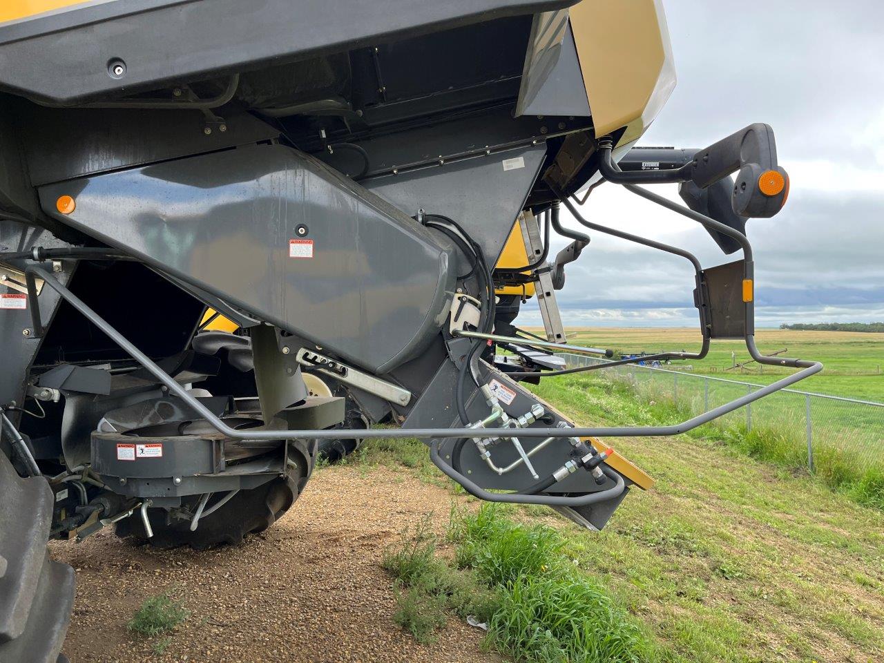 2015 CLAAS 750TT Combine