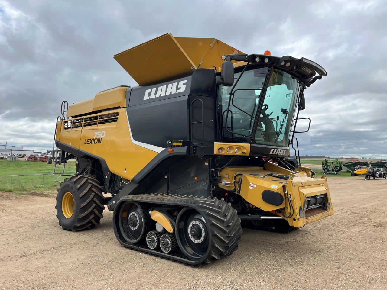 2015 CLAAS 750TT Combine