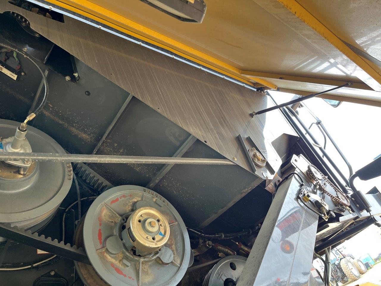 2015 CLAAS 750TT Combine