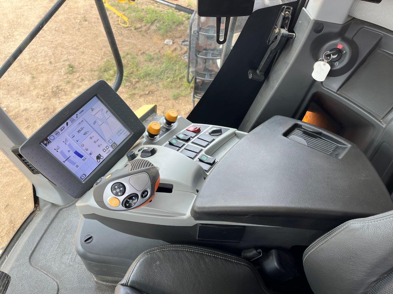 2015 CLAAS 750TT Combine