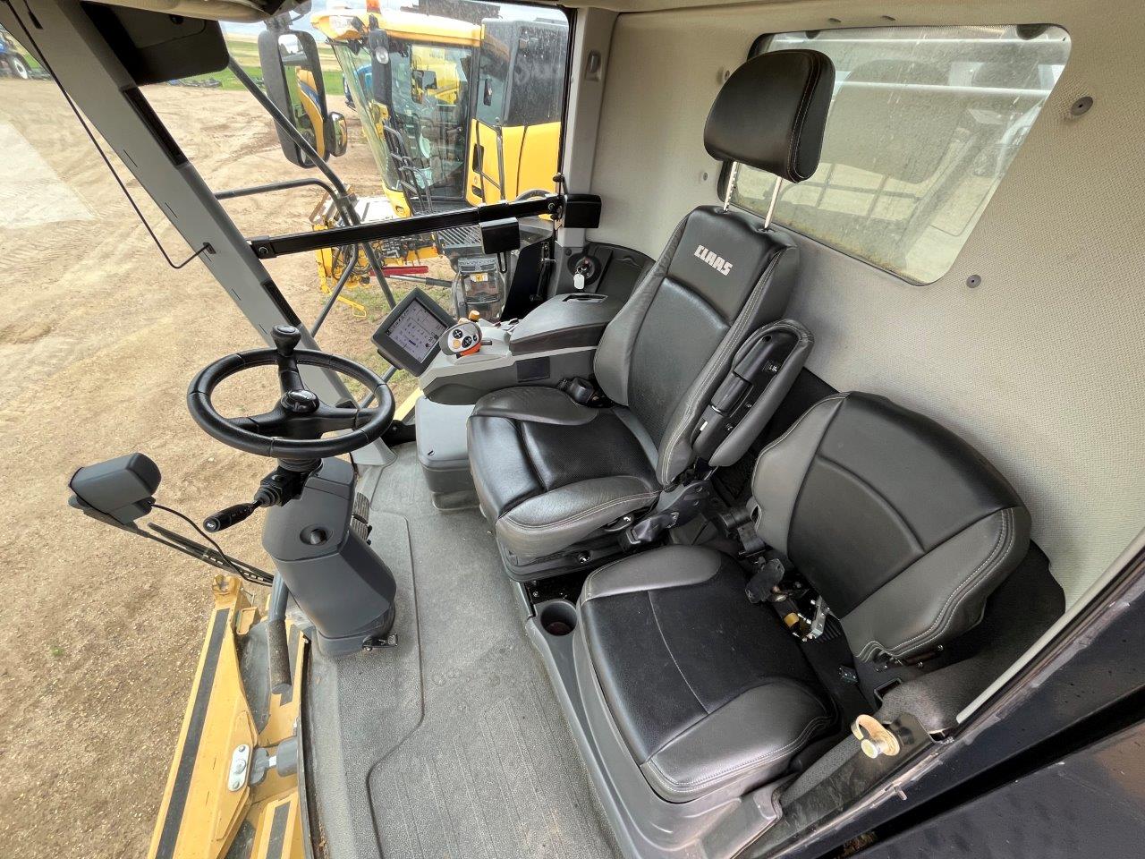 2015 CLAAS 750TT Combine
