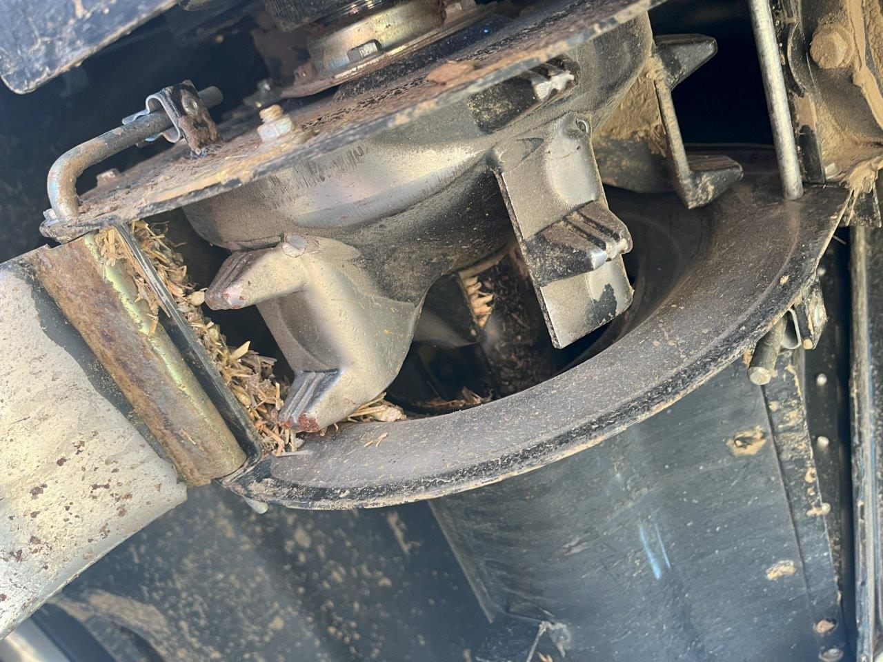 2021 New Holland CR8.90 Combine