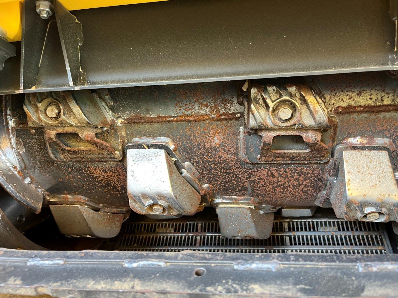 2021 New Holland CR8.90 Combine