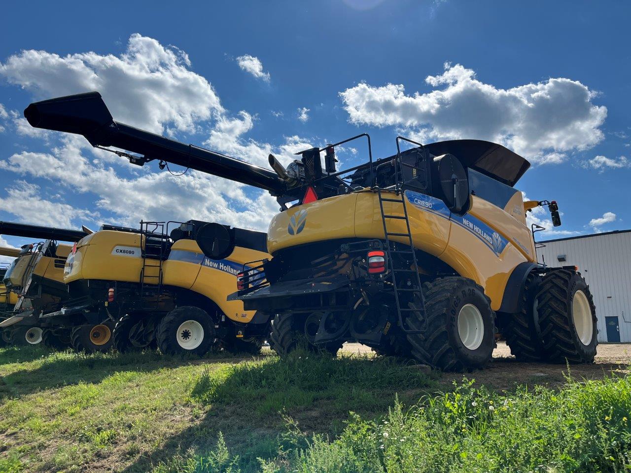 2021 New Holland CR8.90 Combine